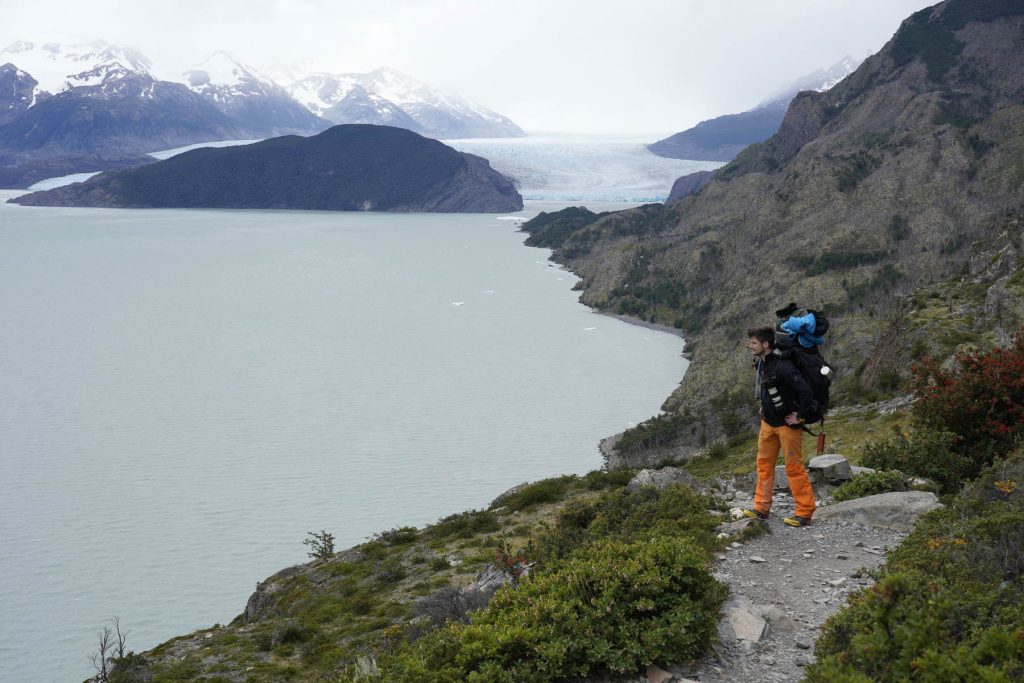 Blick auf Gletscher während der W-Wandeurng - TOP 5  Wanderungen in Patagonien