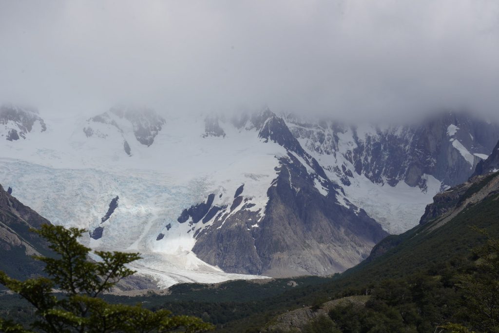 Der benachbarte Gletscher vom Laguna Torre im Fitz Roy Massiv, Argentinien