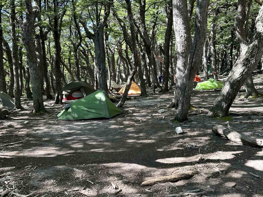 Campingplatz Poincenot auf der Wanderung zur Laguna de los Tres im Fitz Roy Massiv in Argentinen, Patagonien