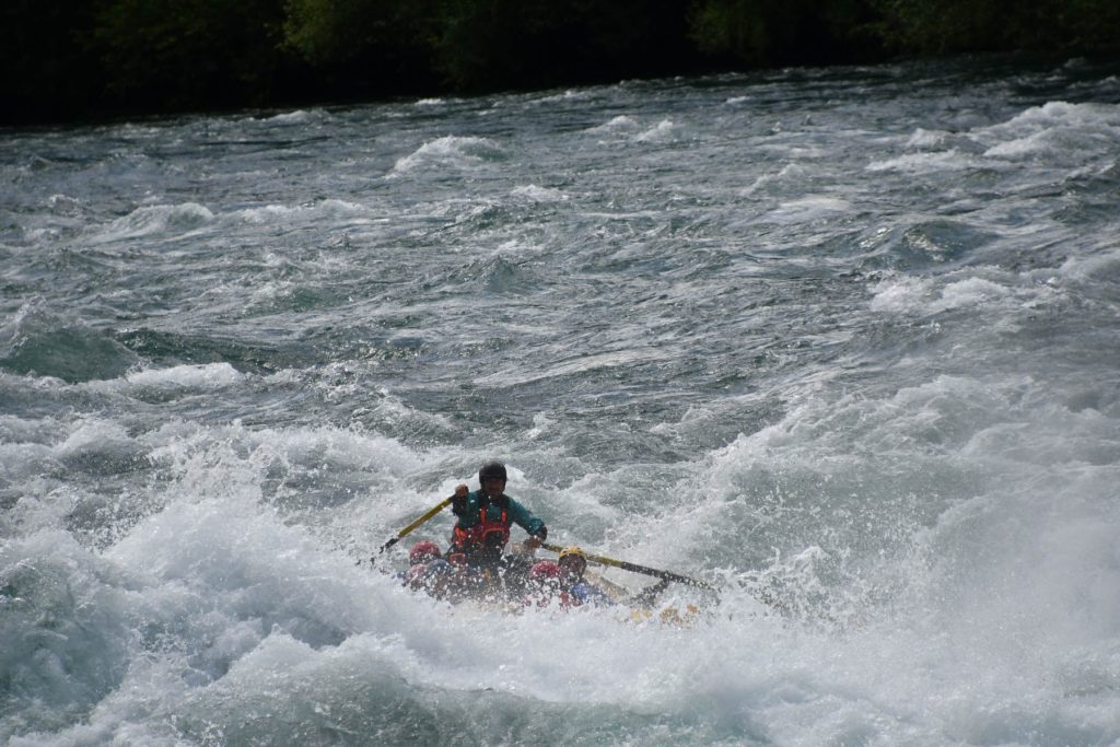 Stromschnellen mit Rafting Boot in Futaleufú