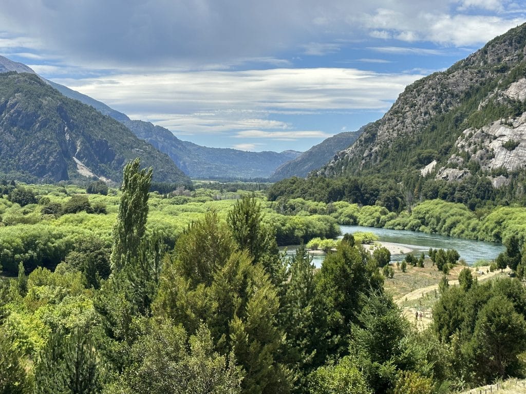 Flusslandschaft des Naturreservats Futaleufú - Reisebericht Patagonien