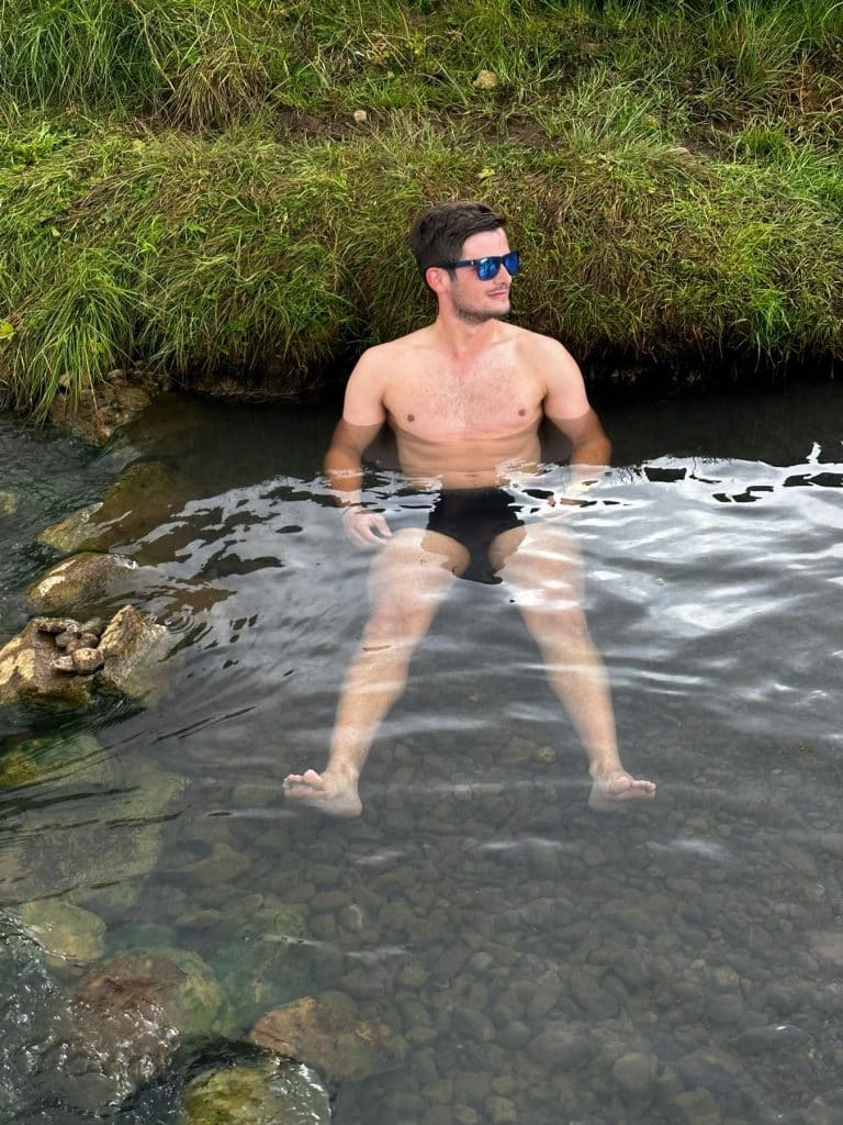 Baden in den Hot Springs von Reykjadulur