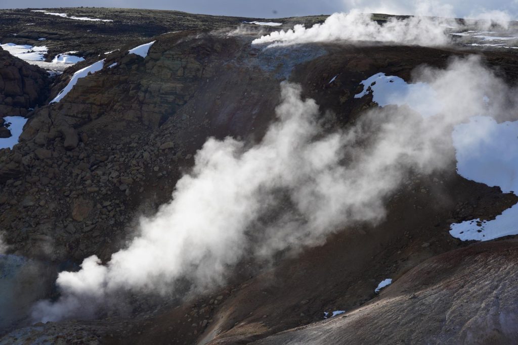 Wasserdampfsäulen in Kerlingarfjöll - Top 5 Wanderungen Islands