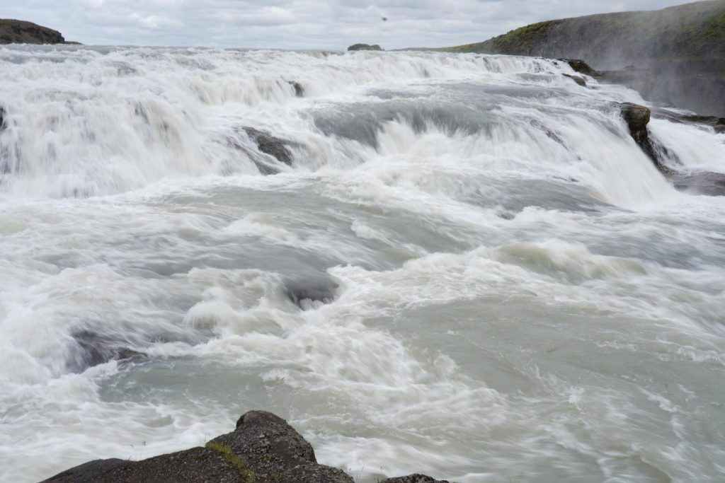 Erste Stufe des Gullfoss Wasserfalls