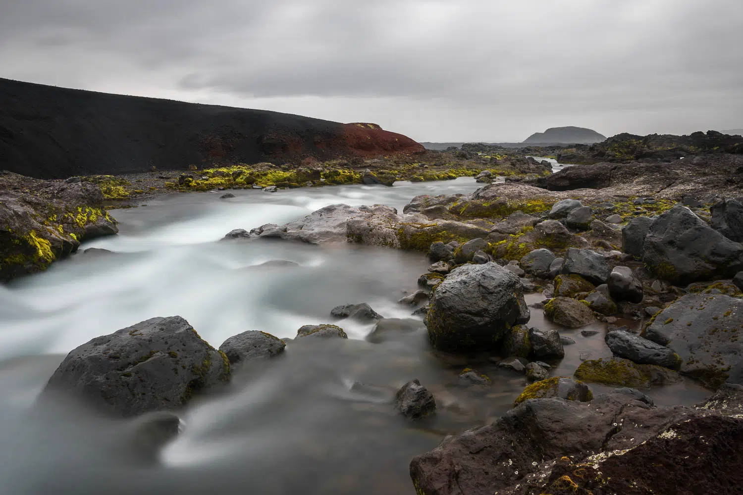 Flusslauf in Island