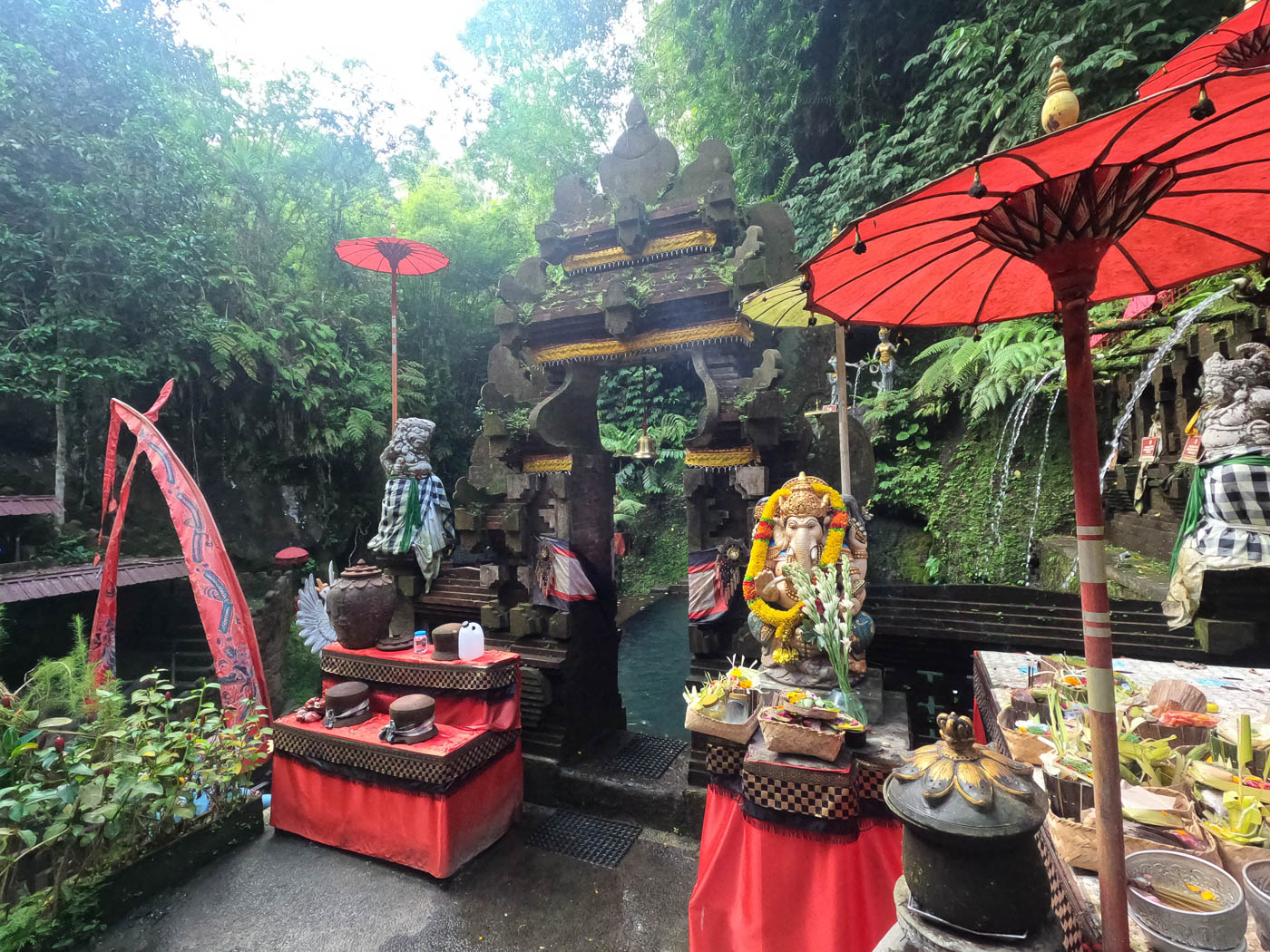 Das Eingangstor zum Pura Taman Tempel