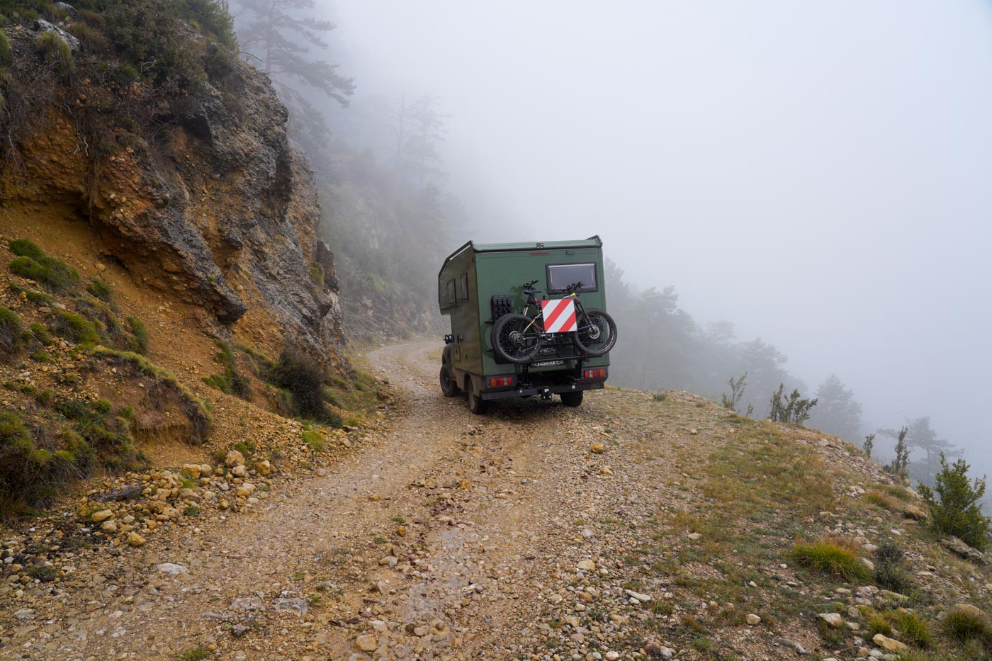 Offroad-Wohnmobil in den Pyrenäen - Offroad-Route in der Sierra de Boumort
