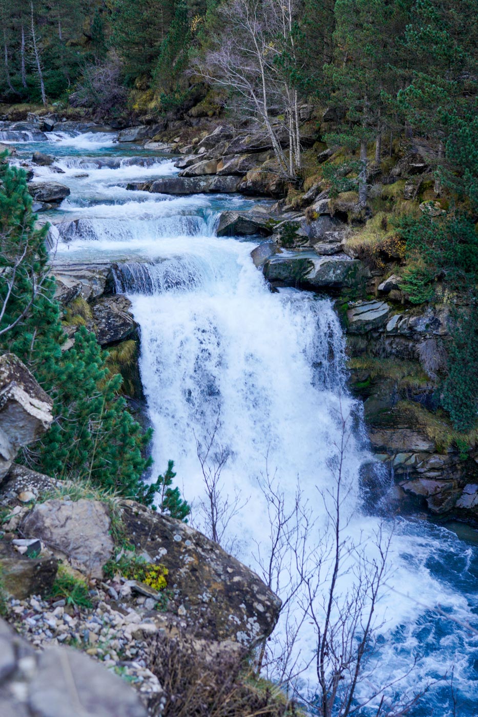 Wasserfall Cascada de la Cueva im Nationalpark Ordesa Pyrenäen