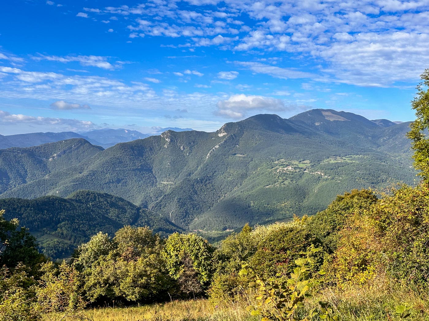 Panoramablick während der Offroad Route von Ribes de Freser nach Ripoll