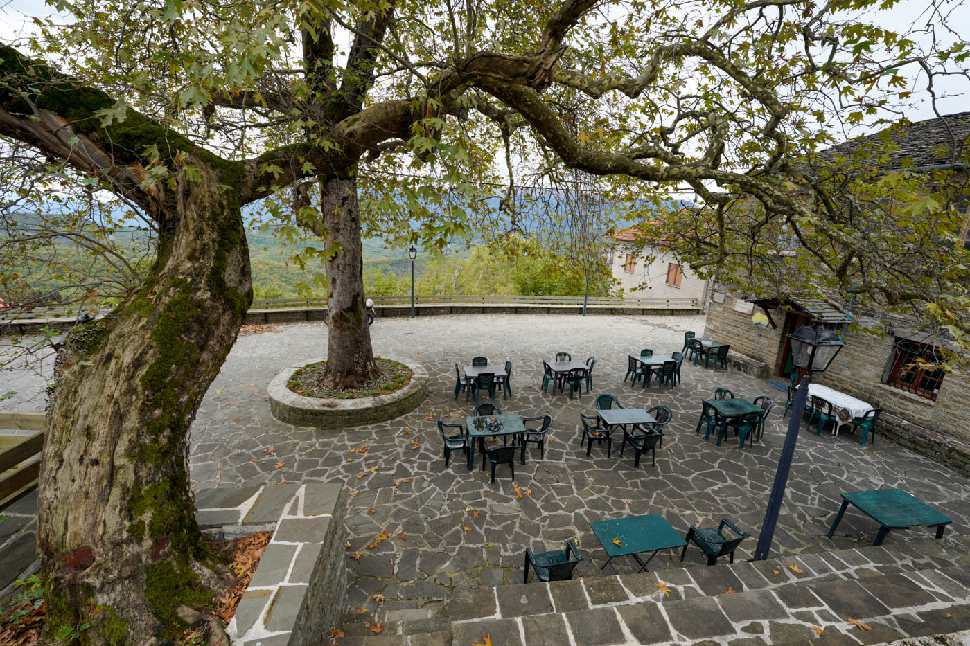 Dorfplatz in Fragkades