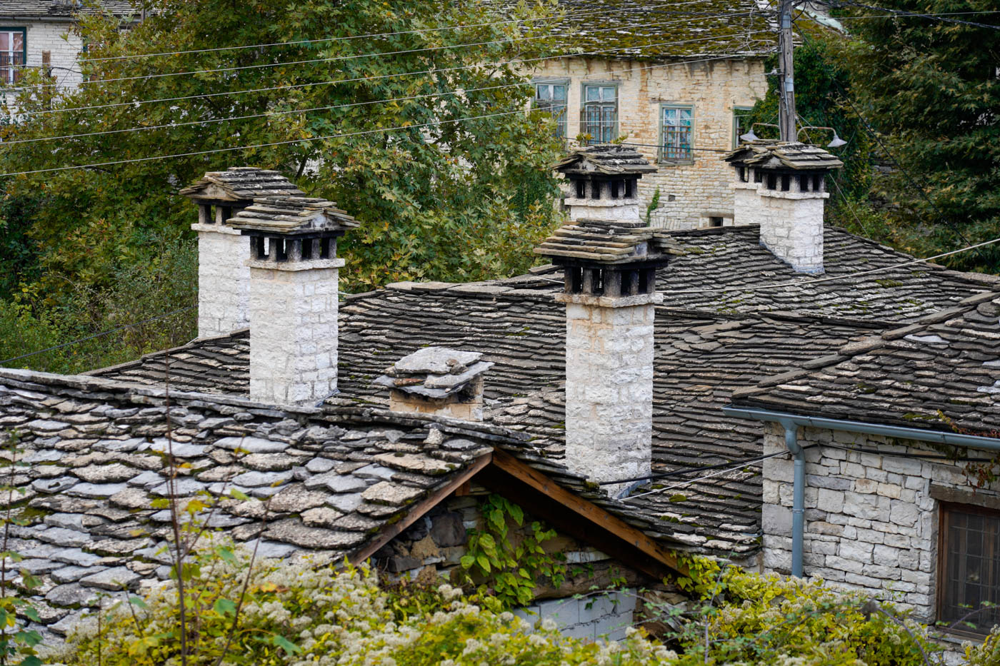 gemauerte Schornsteine im Zagori Dorf