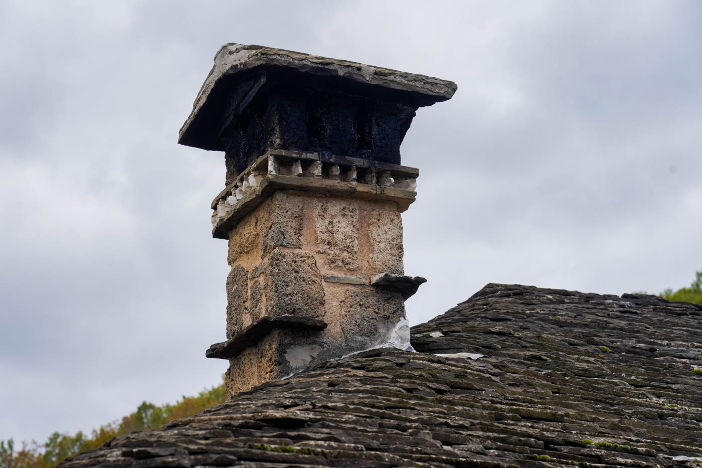 Ein Schornstein in Dilofo - ein Zagori Dorf