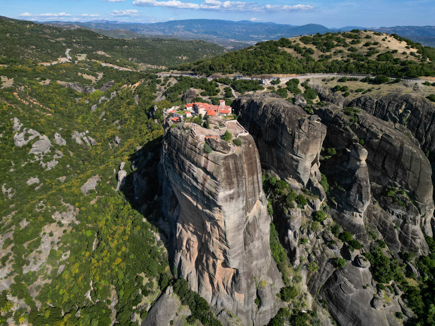 Méteora Kloster Ágia Triáda in Griechenland aus der Vogelperspektive