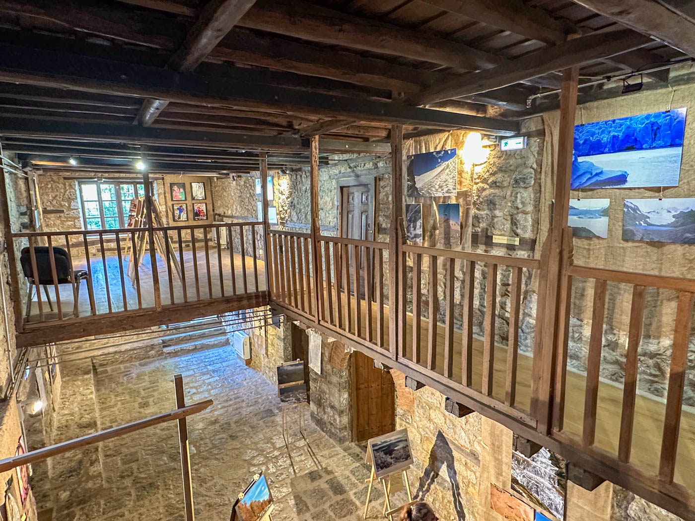 Fotoausstellung im Bassará Mansion in Kastoriá / Griechenland