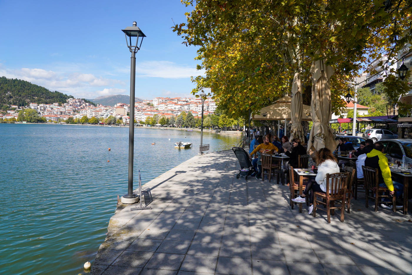 Seepromenade von Kastoriá in Griechenland