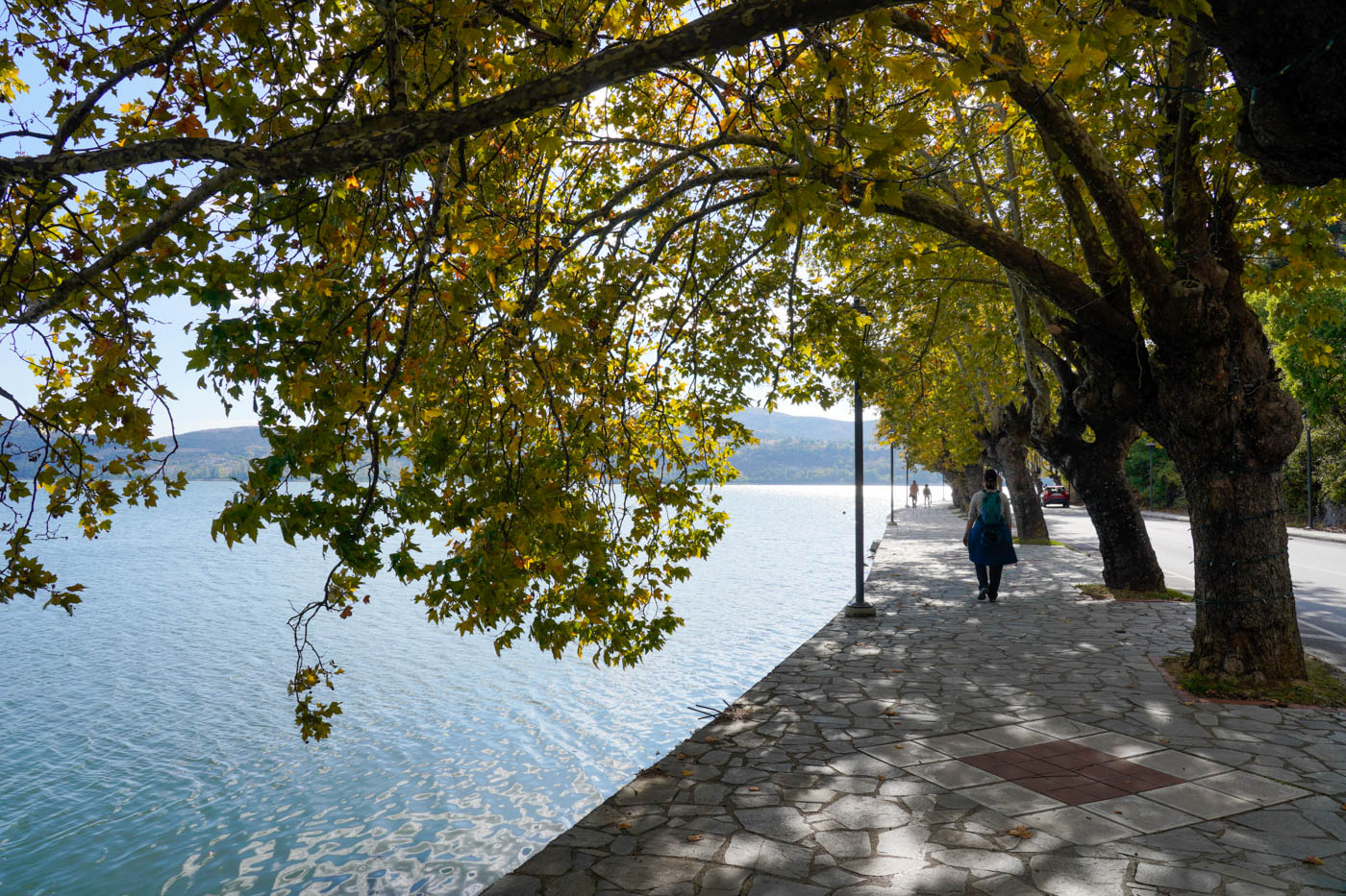 Seepromenade von Kastoriá in Griechenland