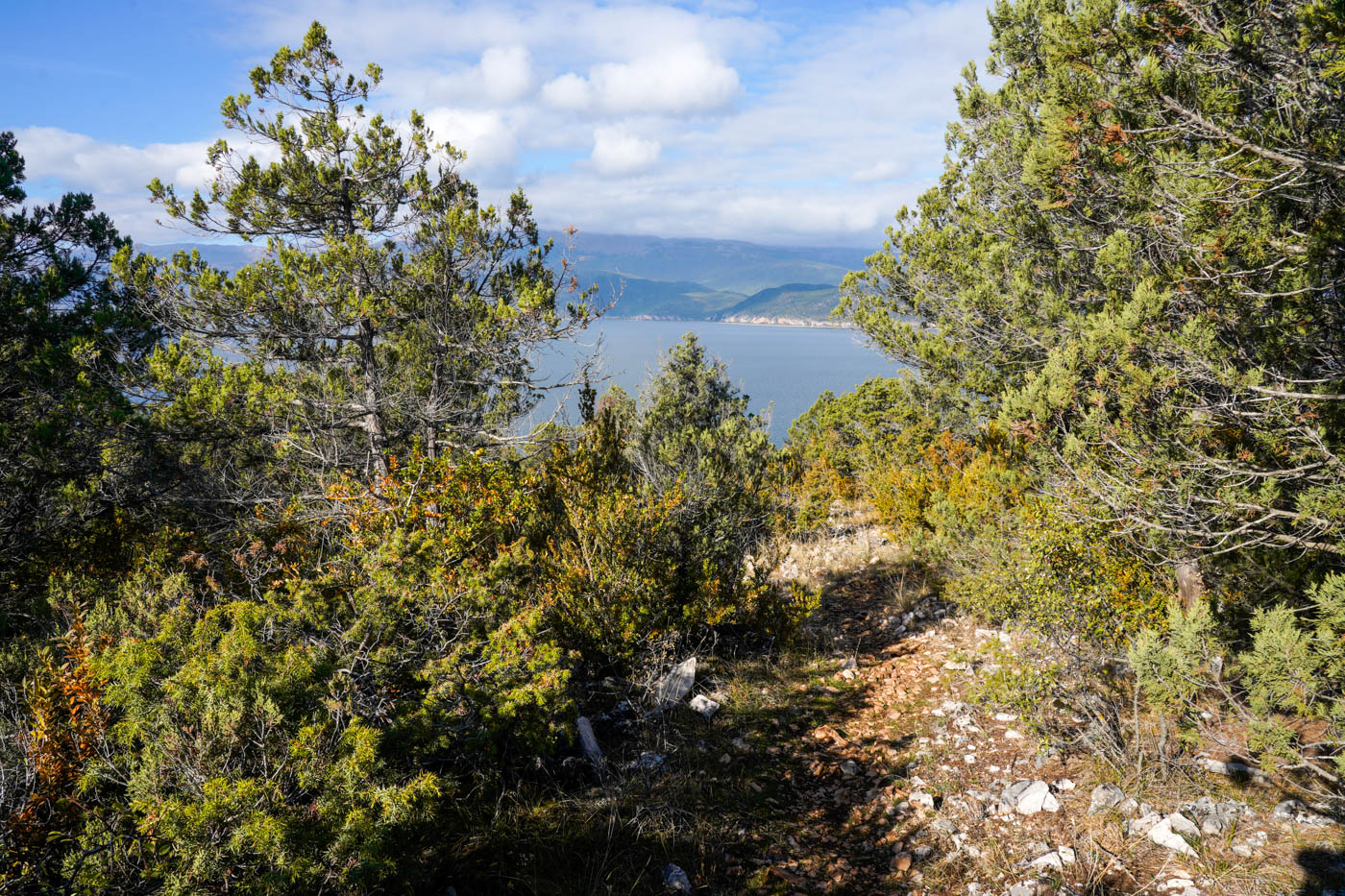 Blick auf den Préspa See auf der Wanderung zum Cape Roti und der Eremitage Metamórphosis