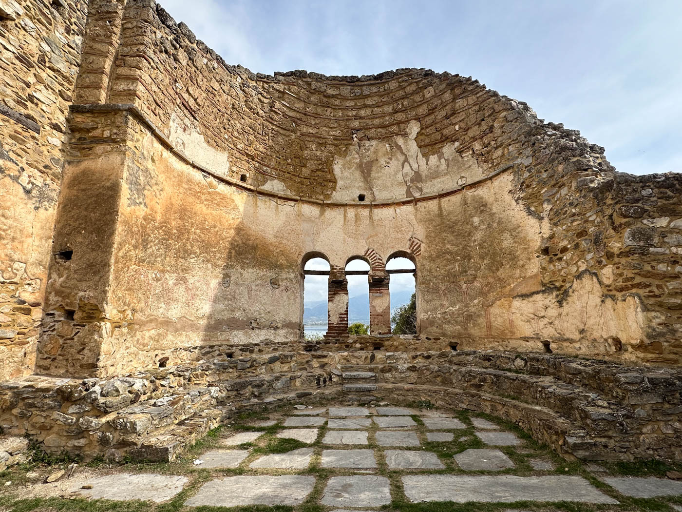 Kirchenruine Basilika Ágios-Achílleios auf der gleichnamigen Insel