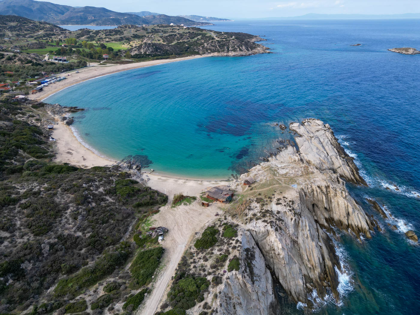 Der Strand von Kriarítsi aus der Vogelperspektive