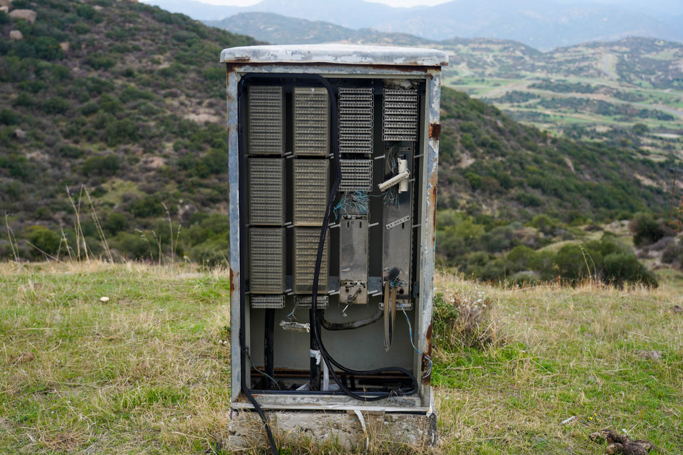 Stromkasten der Ghost-Town von Kriarítsi auf Sithonía