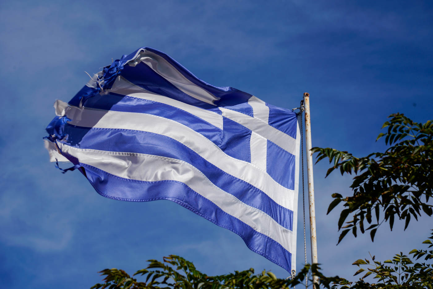 Griechische Fahne im Wind