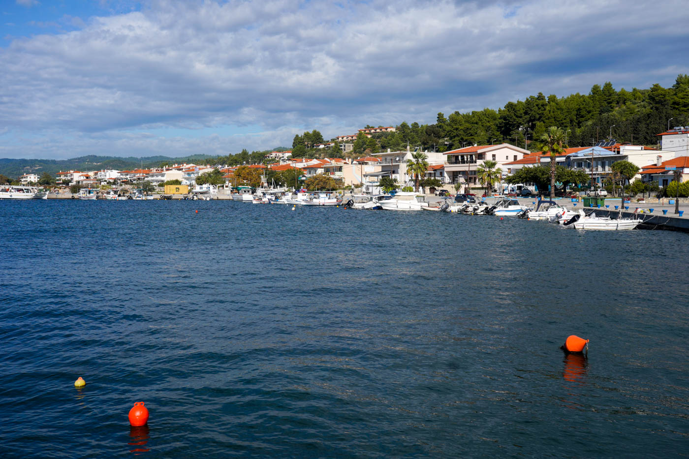 Haven von Néa Skíoni an der Westküste von Kassandra in der Chalkidikí