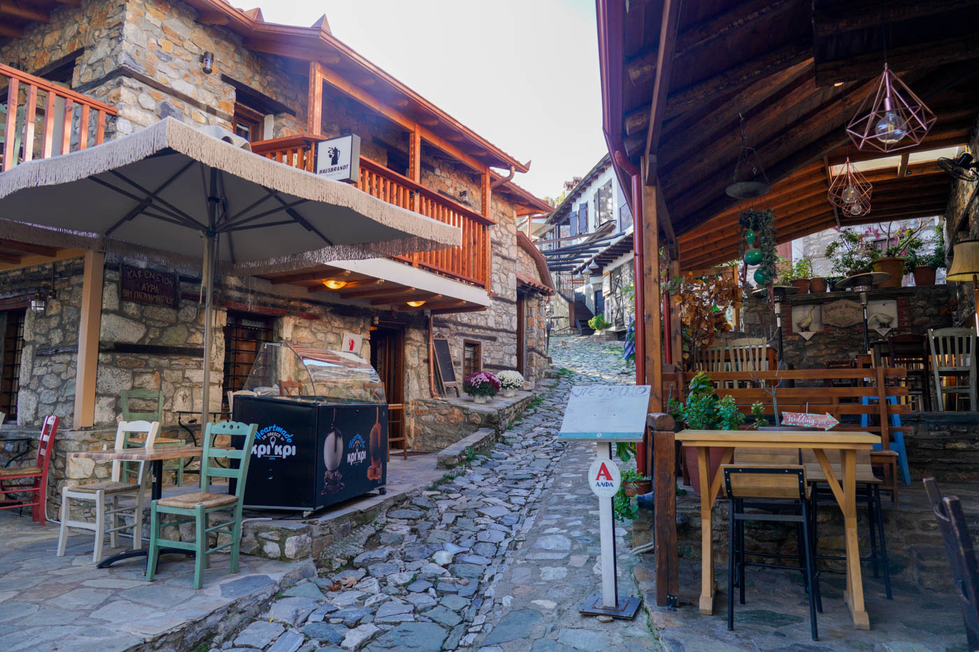 Steingasse in Palaiós Panteleímonas