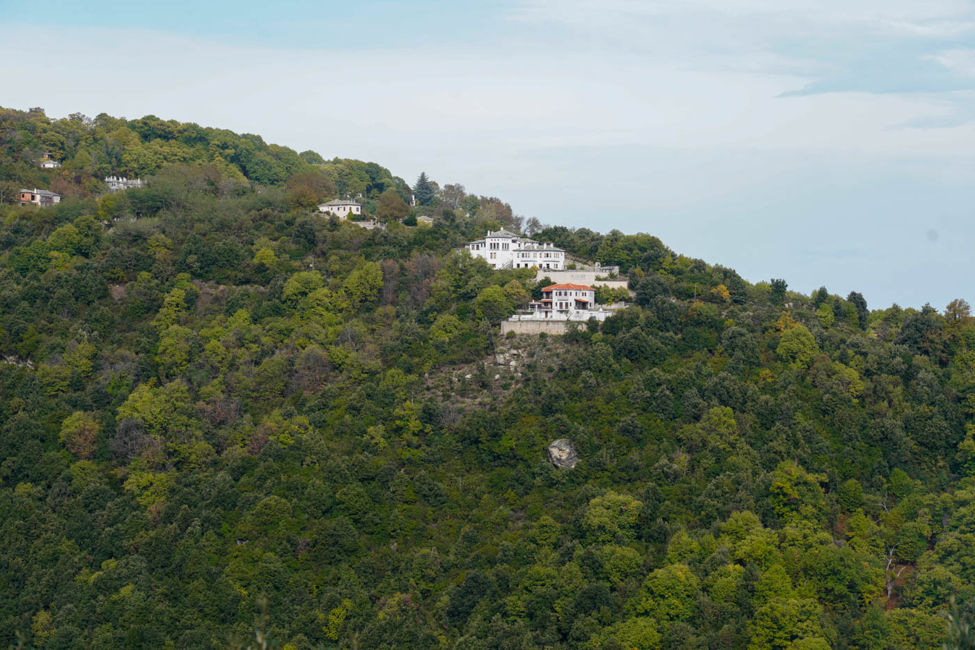 Das Bergdorf Xinóvrysi 