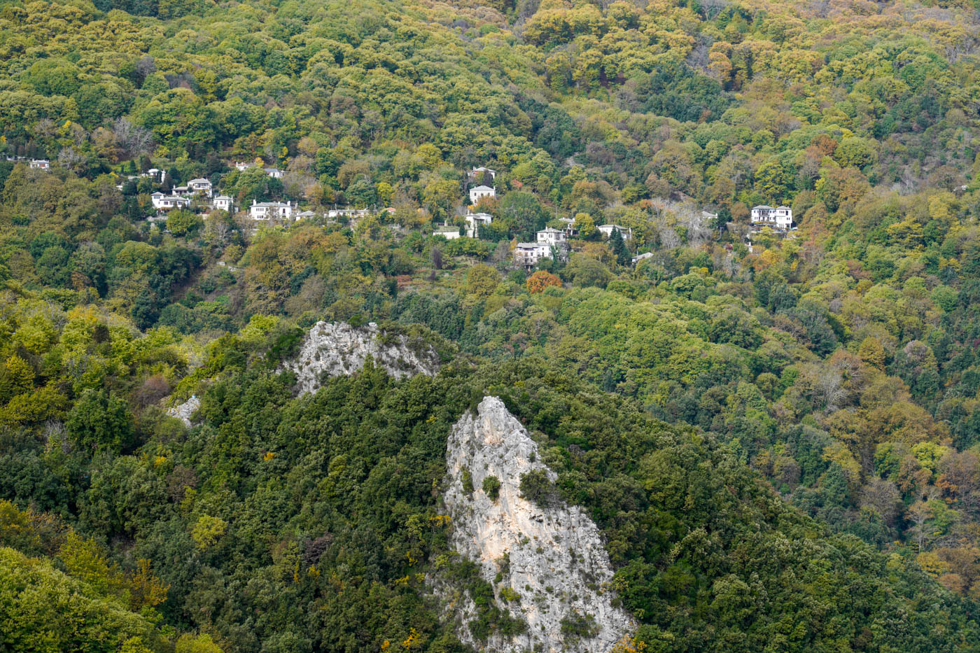 Das Bergdorf Xinóvrysi 