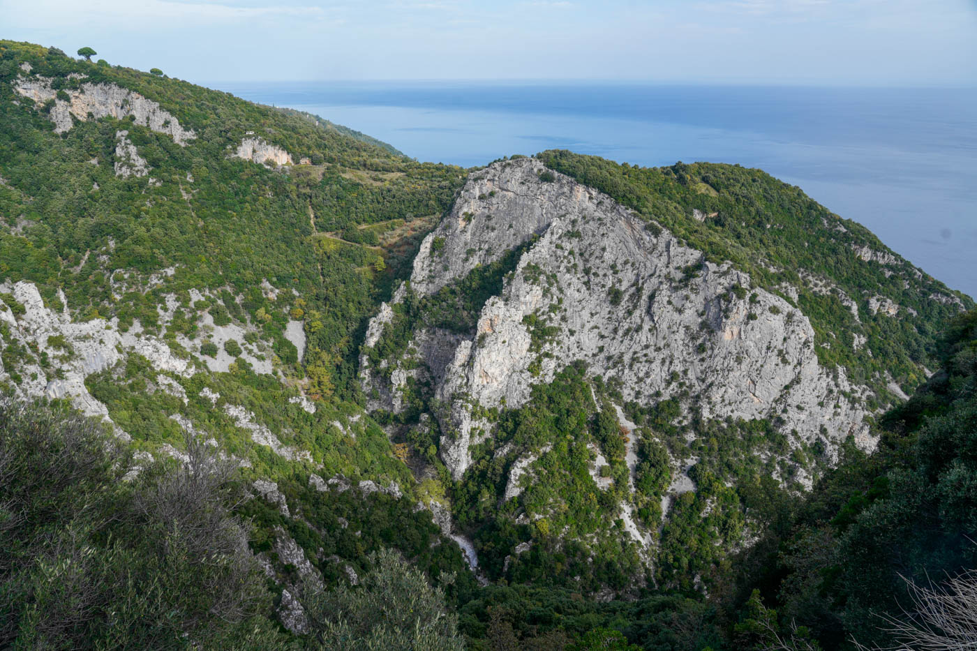 Ausblick auf die Küste bei Anfahrt auf Xinóvrysi.
