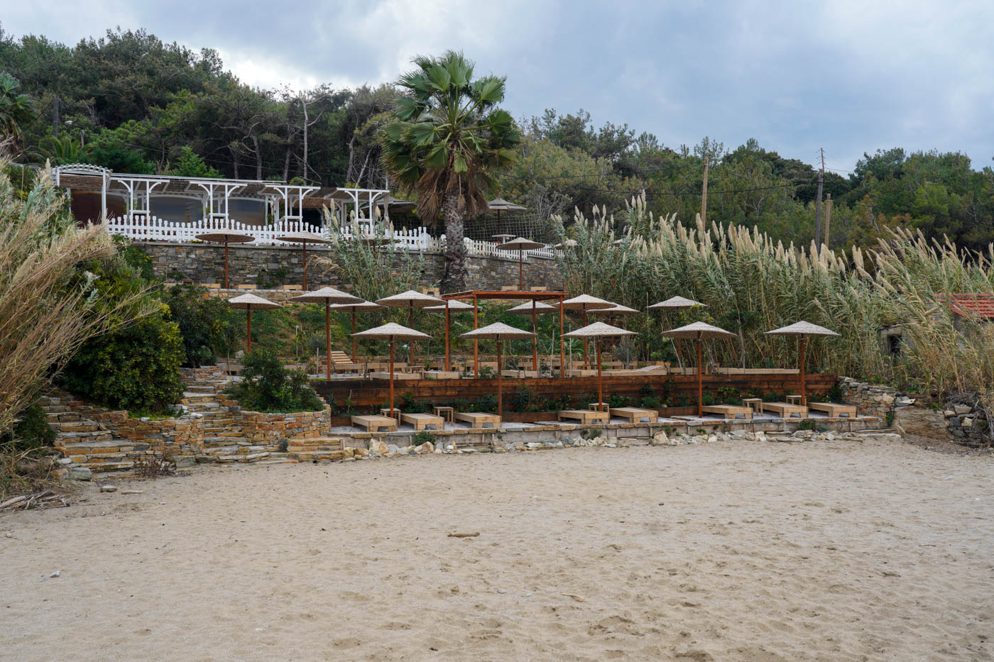 Taverne am Potistiká Strand auf Polion