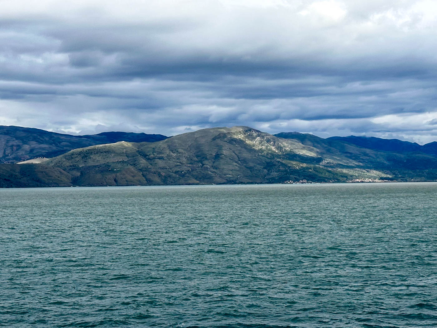 Blick von der Fähre auf dem Weg nach Griechenland mit dem Wohnmobil
