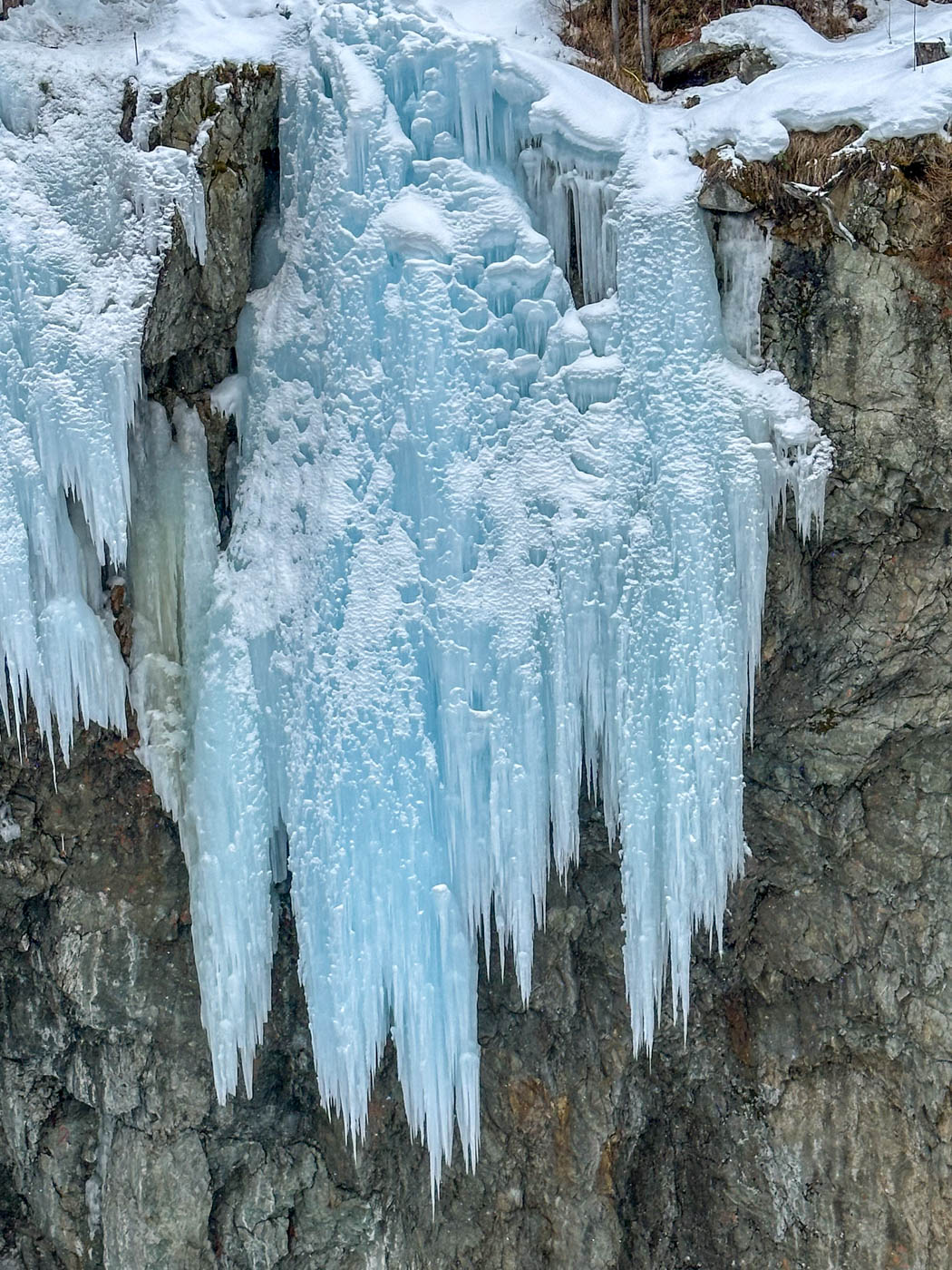 Eiszapfen beim Wintercamping